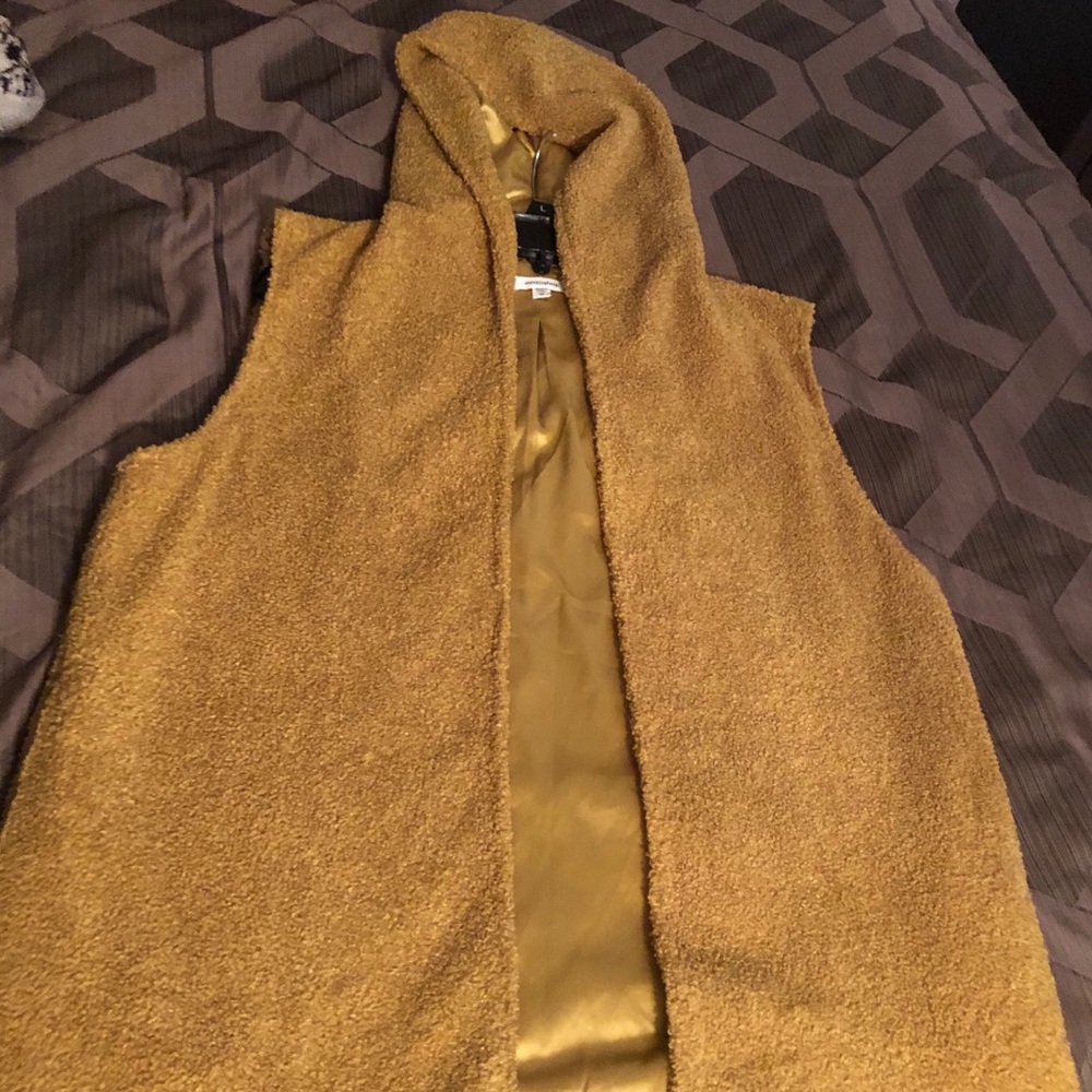 Medium Mustard Sweater Vest ..New without Tag